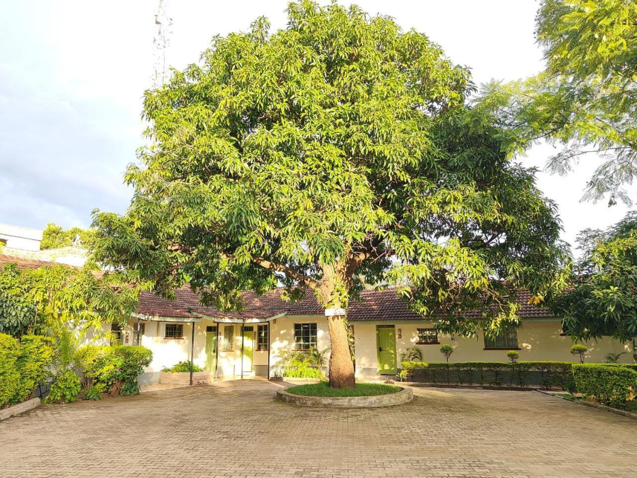 Milimani Drive Livings Apartment Kisumu Exterior photo